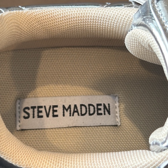 Steve Madden Madrid Silver Low Top Sneakers Size 10M NWOB - Picture 6 of 12
